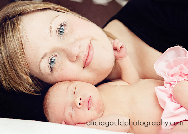5009637201_494a9d301c_o Así que reservaste una sesión de fotografía para recién nacidos. ¿Ahora que? Bloggers invitados Consejos de fotografía