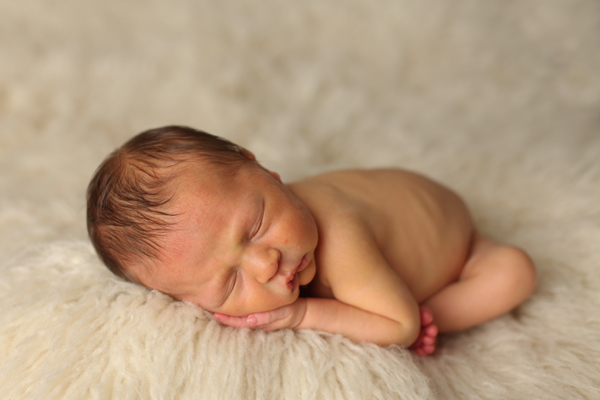 IMG_8330-beforeyellowimage2 Фотография новорожденного: редактирование изображений новорожденных с желтухой стало проще простого! Чертежи Гостевые блоггеры Действия Photoshop