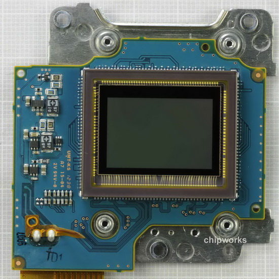 Toshiba-5105-HEZ1-image-sensor-in-Nikon-D5200 Sensor de imagem Toshiba descoberto dentro da Nikon D5200 Notícias e comentários