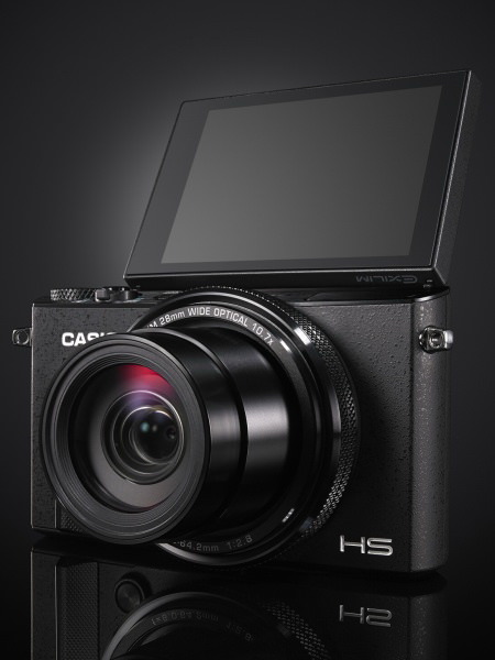 casio-exilim-ex-100-kompakt kamera Casio Exilim EX-100 kompakt kamera, üstün özelliklerle piyasaya sürüldü Haberler ve İncelemeler