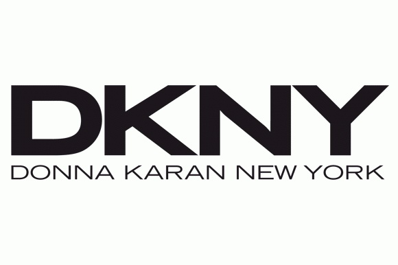 Pärast Brandon Stantoni fotode loata kasutamist nõustus DKNY annetama 25,000 XNUMX dollarit.