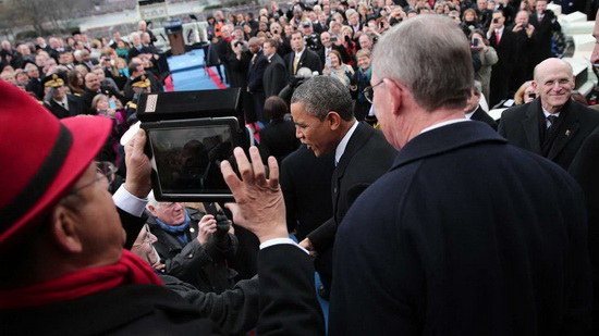 ipad-photobomb-barack-obama-inauguration Bestu ljóssprengjur frá annarri vígslu Baracks Obama Ljósmyndamiðlun og innblástur