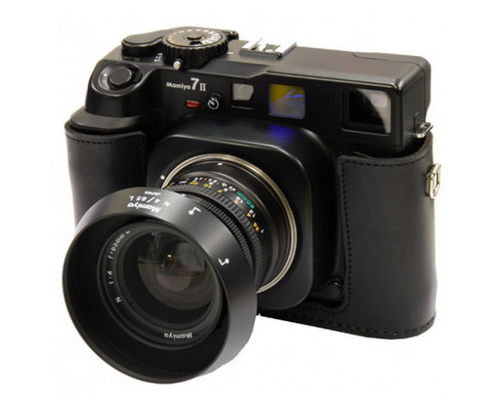 mamiya-7ii Sony medium format camera set to be released within 12 months Rumors  