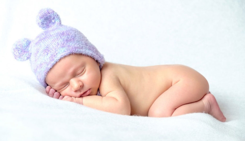 novorođenče-fotografija-poza