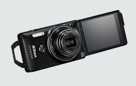 Nikon Coolpix S6900 бол селфи сонирхогчдод зориулсан шинэ авсаархан камер юм.