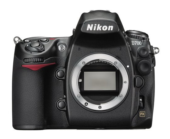 anonca dato de nikon-d700-posteulo Nikon D750 estas la 11a aŭ 12a de septembro Onidiroj
