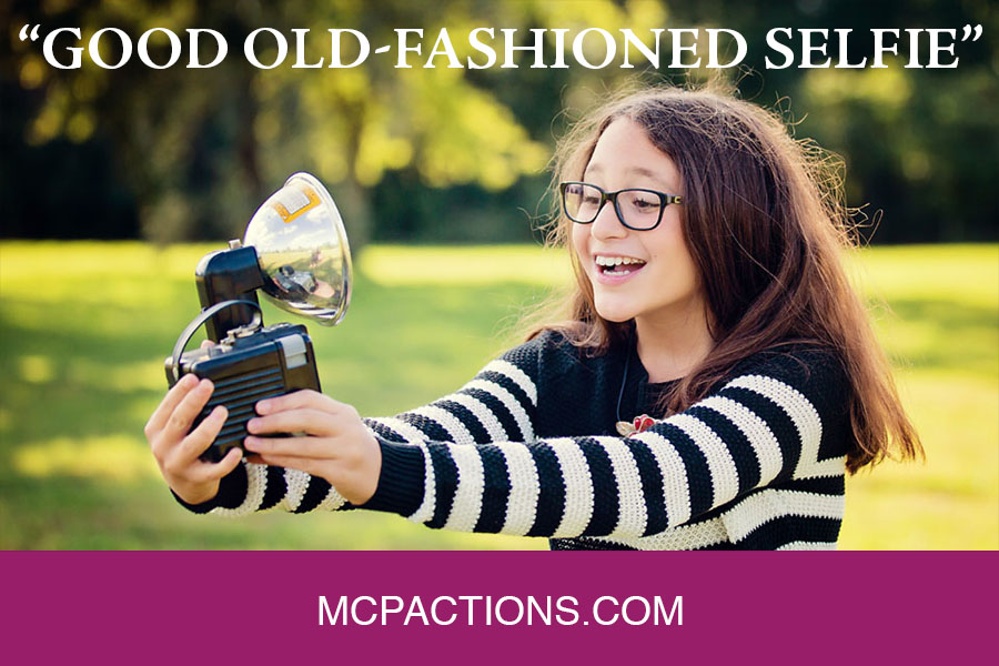 old-fashion-selfie አስቂኝ አርብ ለፎቶግራፍ አንሺዎች ኤም.ፒ.ፒ ሀሳቦች