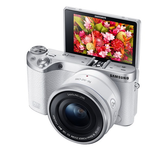 samsung-nx500-tilting-screen Samsung NX500 oznámil specifikace NX1 a nízkou cenu Novinky a recenze