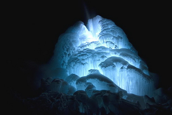 smithsonian-foto-zoo-2012-man-made-ice-geyser Smithsonian Photo Kọntestị 2012 finalists kwupụtara News na Nyocha