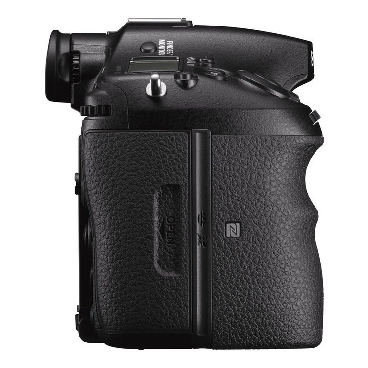 กล้อง Sony A99 II A-mount ด้านขวาของ Sony-a99-ii เปิดเผยในงานข่าวและบทวิจารณ์ของ Photokina 2016